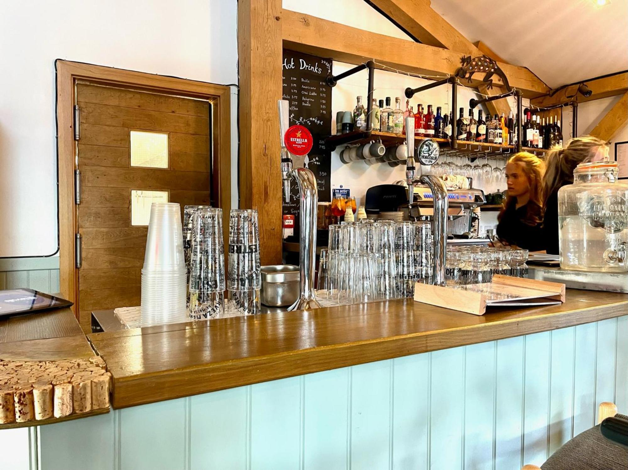 Cosy Cotswold Lodge By Your Home Here - Summer Sale For 3 Plus Nights - Ideal For Families With Log-Burner, Spa, Private Parking And Heated Swimming Pools Ashton Keynes Eksteriør bilde